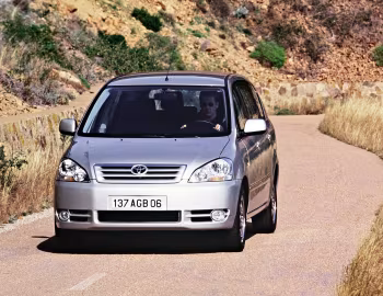 Toyota Avensis Verso '05.2001–10.2003