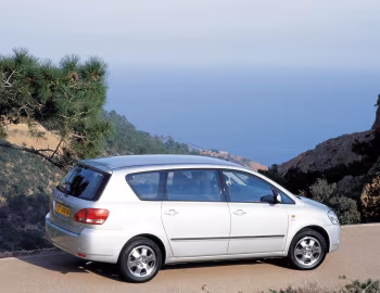 Toyota Avensis Verso '05.2001–10.2003
