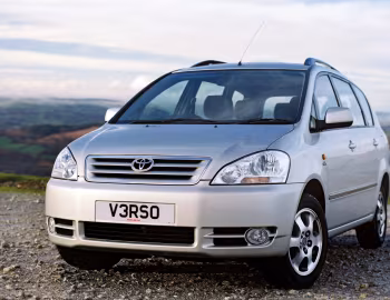 Toyota Avensis Verso GLS [UK-spec] '08.2001–07.2003