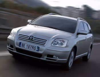 Toyota Avensis Wagon '2003–06