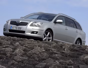 Toyota Avensis Wagon '2006–08