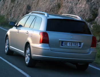 Toyota Avensis Wagon '2003–06