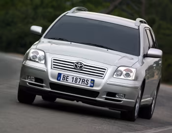 Toyota Avensis Wagon '2003–06