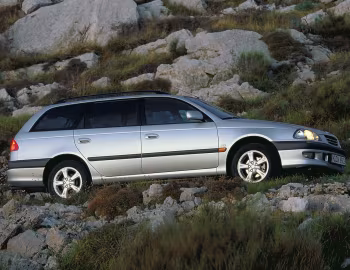 Toyota Avensis Combi [Worldwide] (T220) '1997–2000