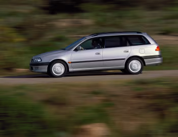 Toyota Avensis Combi [Worldwide] (T220) '1997–2000