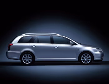 Toyota Avensis Wagon '2003–06