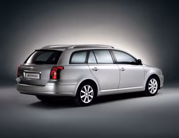 Toyota Avensis Wagon '2003–06