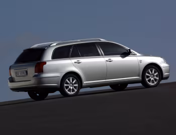 Toyota Avensis Wagon '2003–06