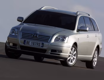 Toyota Avensis Wagon '2003–06