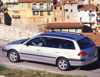 Toyota Avensis Combi [Worldwide] (T220) '1997–2000