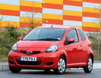 Toyota Aygo 3-door [UK-spec] '2008–12
