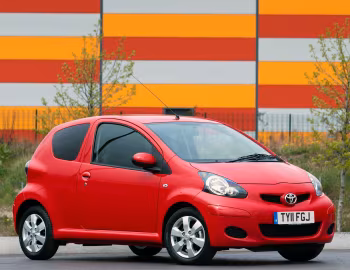 Toyota Aygo 3-door [UK-spec] '2008–12