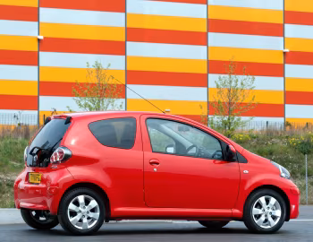Toyota Aygo 3-door [UK-spec] '2008–12