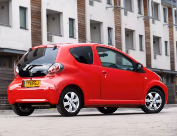 Toyota Aygo 3-door [UK-spec] '2008–12