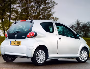 Toyota Aygo "Platinum" 3-door [UK-spec] '06.2009–02.2010