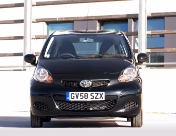 Toyota Aygo "Black" 5-door [UK-spec] '01.2009–12.2010