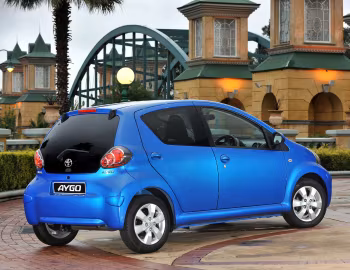 Toyota Aygo 5-door [South Africa] '2008–12