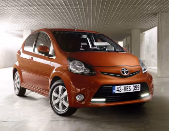 Toyota Aygo 5-door [EU-spec] '2012–14
