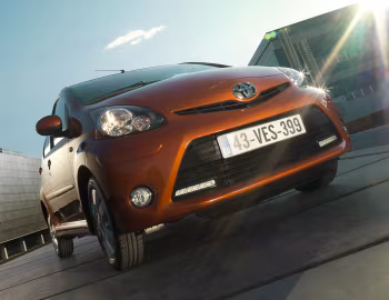 Toyota Aygo 5-door [EU-spec] '2012–14