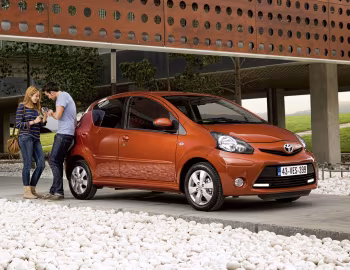 Toyota Aygo 5-door [EU-spec] '2012–14