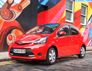 Toyota Aygo Move with Style 5-door [UK-spec] '2013–14