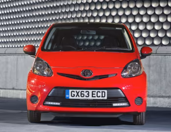 Toyota Aygo Move with Style 5-door [UK-spec] '2013–14
