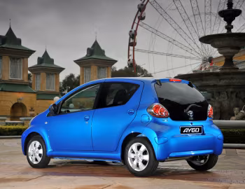 Toyota Aygo 5-door [South Africa] '2008–12