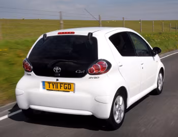 Toyota Aygo "Go!" 5-door [UK-spec] '01.2011–01.2012