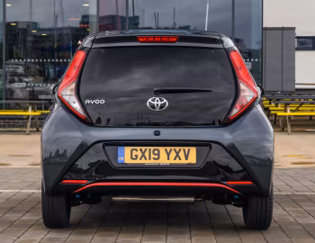 Toyota Aygo x-trend 5-door [UK-spec] '2019–21