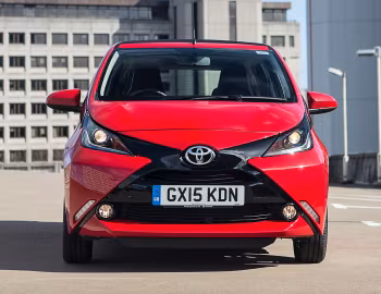 Toyota Aygo x-wave 5-door [UK-spec] '2015–18