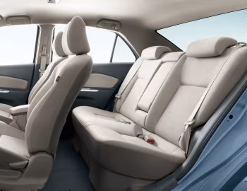 Інтэр'ер Toyota Belta (P92/96) '08.2008–06.2012