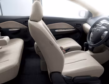 Інтэр'ер Toyota Belta (P92/96) '11.2005–08.2008