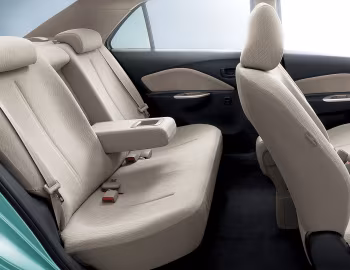 Інтэр'ер Toyota Belta (P92/96) '11.2005–08.2008