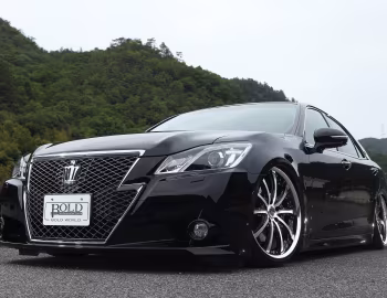 Bold World Toyota Crown Athlete (S210) '12.2012–15