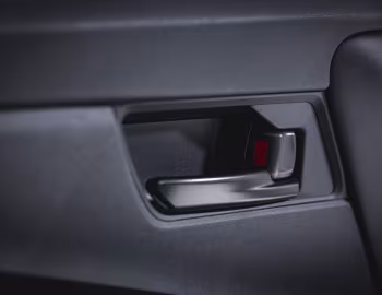 Interior Toyota bZ4X [UK-spec] '2025–pr.
