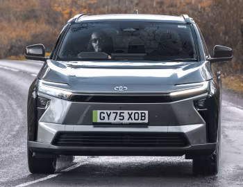 Toyota bZ4X [UK-spec] '2025–pr.