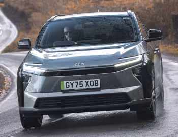 Toyota bZ4X [UK-spec] '2025–pr.
