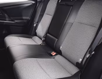 Interior Toyota bZ4X [UK-spec] '2025–pr.