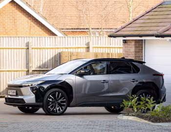 Toyota bZ4X [UK-spec] '2025–pr.