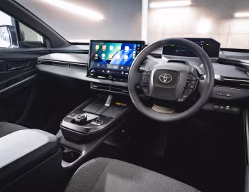 Interior Toyota bZ4X [UK-spec] '2025–pr.