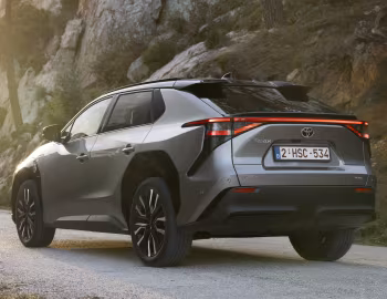Toyota bZ4X AWD [EU-spec] '2025–pr.