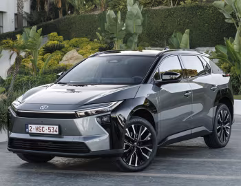 Toyota bZ4X AWD [EU-spec] '2025–pr.