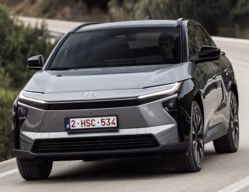 Toyota bZ4X AWD [EU-spec] '2025–pr.
