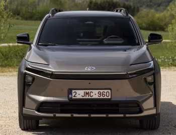Toyota bZ4X Touring AWD [EU-spec] '2026