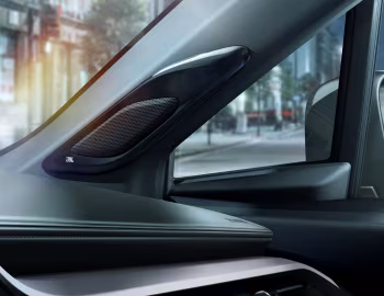 Interior Toyota C-HR "Neon Lime powered by JBL" '2019