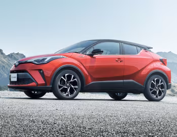 Toyota C-HR Hybrid [Japan] '10.2019–23