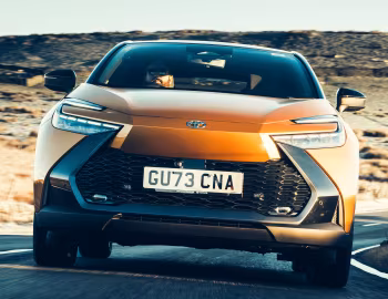 Toyota C-HR HEV [UK-spec] '2023–pr.