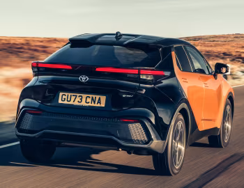 Toyota C-HR HEV [UK-spec] '2023–pr.