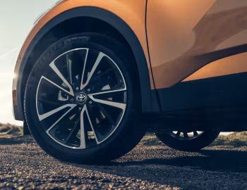Toyota C-HR HEV [UK-spec] '2023–pr.