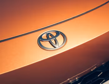 Toyota C-HR HEV [UK-spec] '2023–pr.